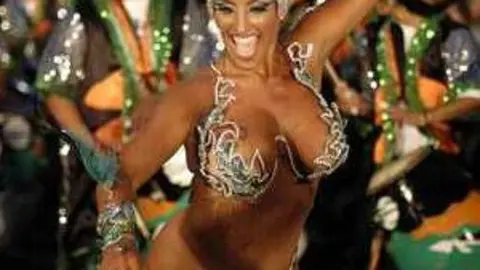 carnaval-de-tenerife-chica-bailando