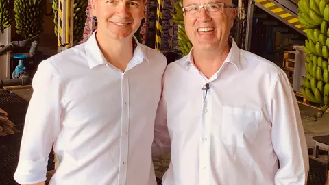 Héctor Gómez, embajador en la ONU y Miguel Angel Gonz&aacute;lez Su&aacute;rez, Presidente de FIJET Espa&ntilde;a