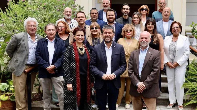 Alumni ULL celebra su 25.º aniversario con un almuerzo de trabajo con los medios de comunicación de Canarias